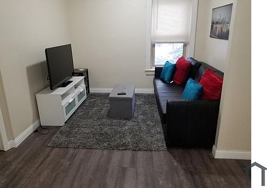 2nd image of 3904 W Van Buren St #1