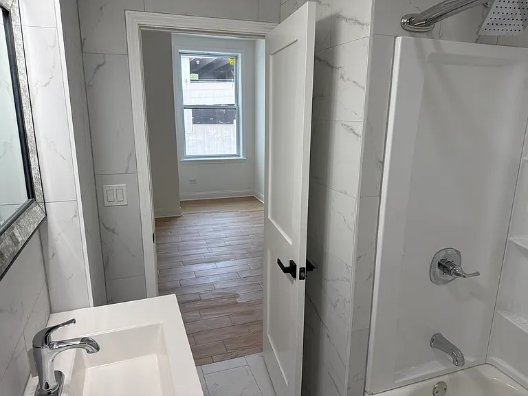 222 N Genesee St #205 — Photo 13