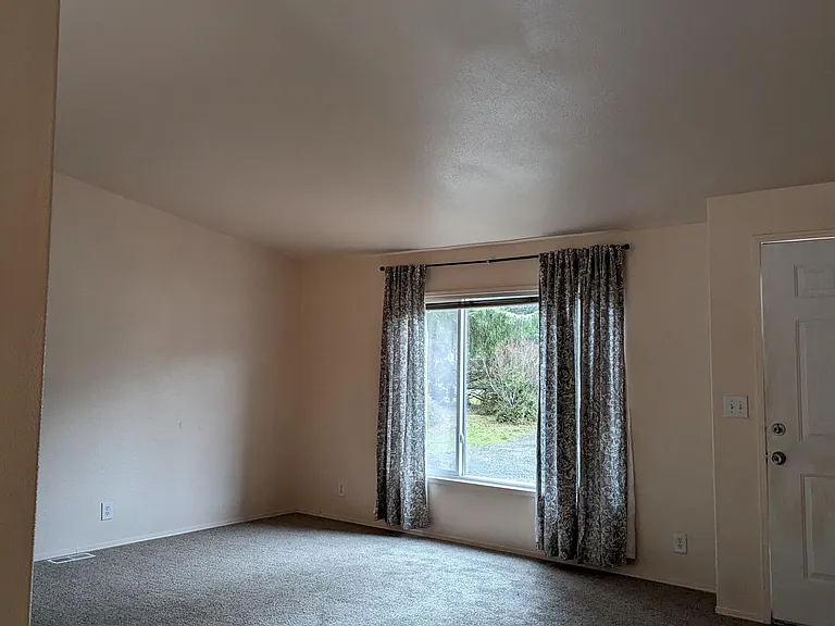 505 Mount Olympus Ave SE — Photo 15