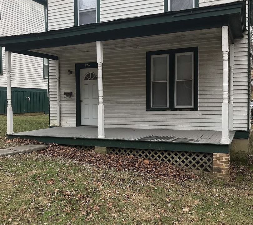 1st image of 224 W Nelson St