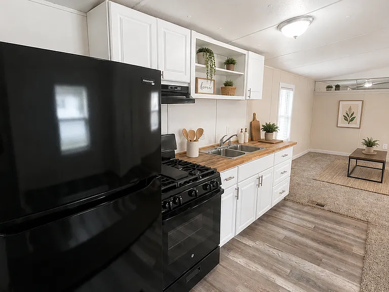 73 Ashley Cir #27 — Photo 2