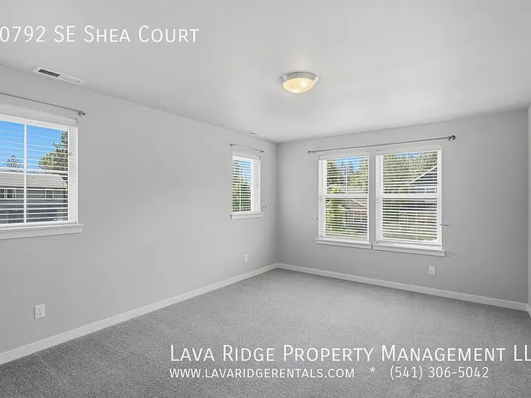 20792 SE Shea Ct — Photo 29