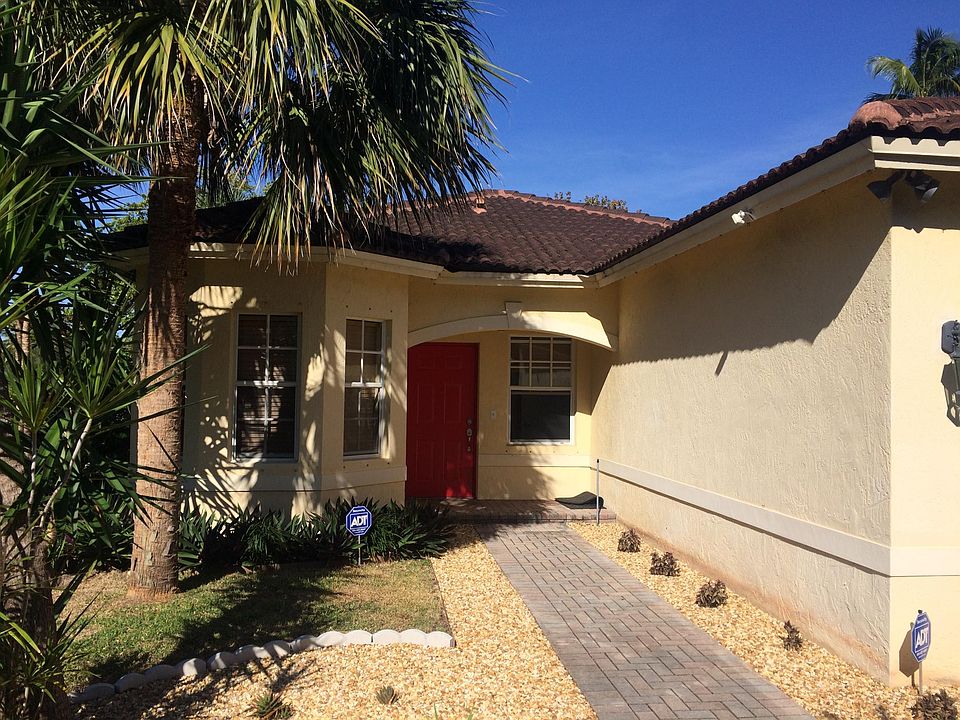 1st image of 429 NW 23rd Ave