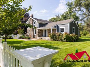 3167 Benstein Rd, Commerce Township, MI 48390