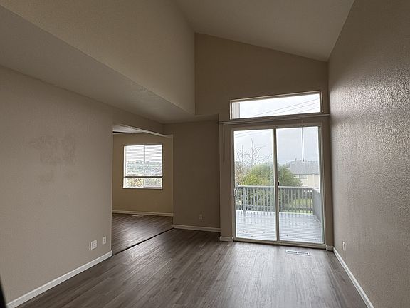 2nd image of 13 Aspen Ct #13