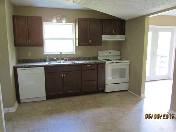 5th image of 166 Meadowlake Dr