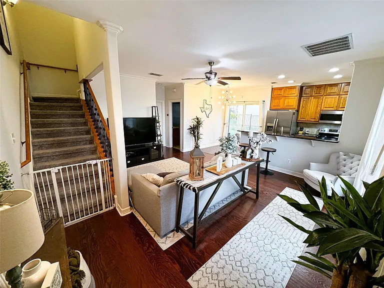 1213 Delsie Dr #B — Photo 12