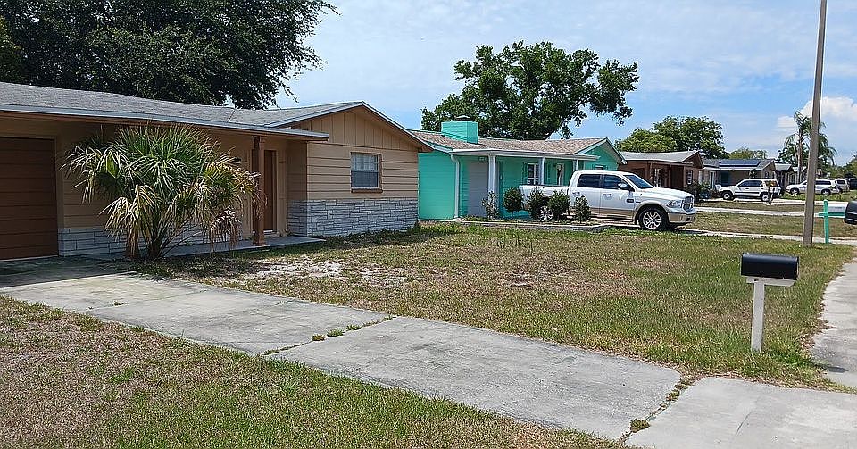 1st image of 3227 Columbus Dr