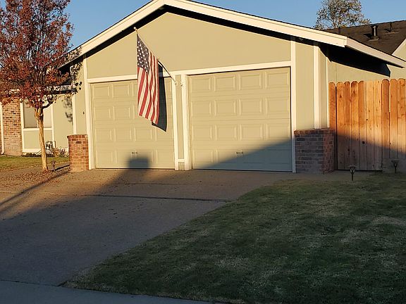 2nd image of 834 Sonora Ave