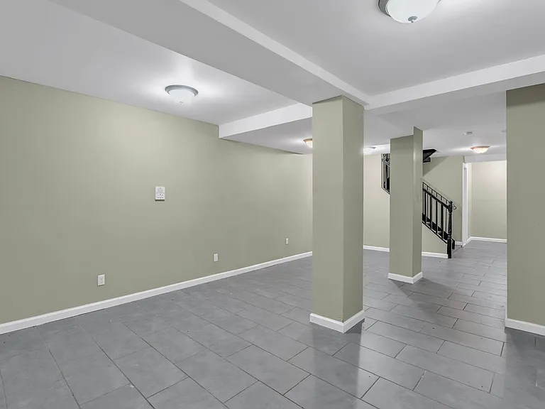 469 Central Ave #1R — Photo 9