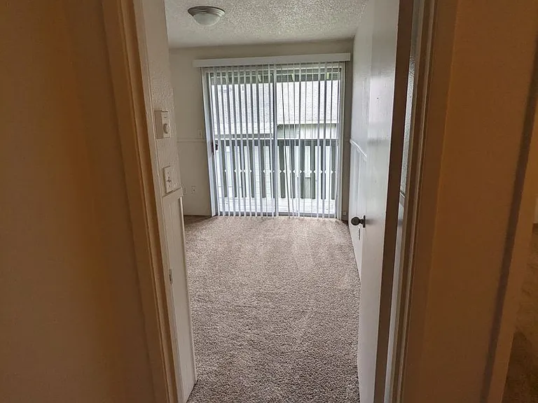 Royal Crest Townhomes — Photo 68