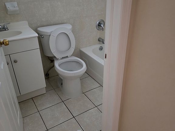 4th image of 10129 111th St #3
