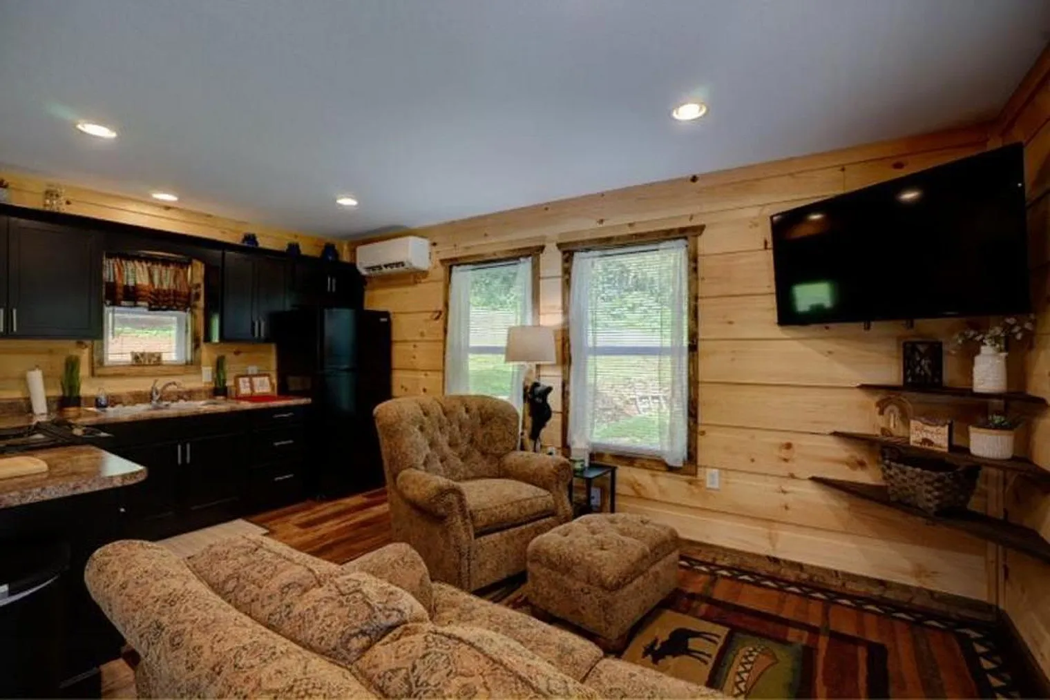 2 bed, 1.0 bath, 1097 sqft, $3,829 — Photo 1