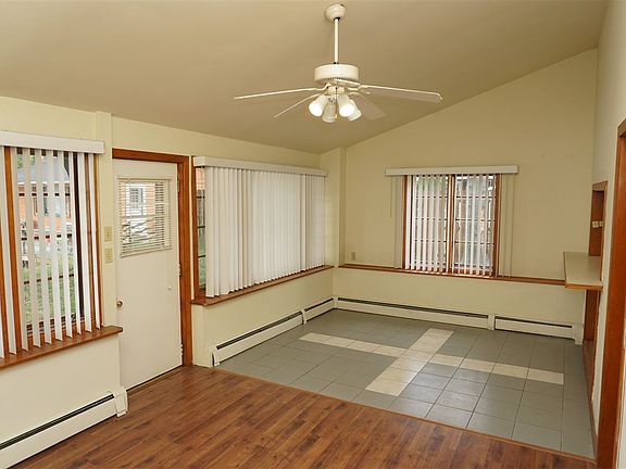 4th image of 10410 Ventura Blvd