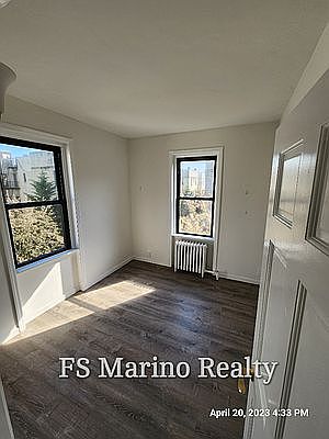 5th image of 2137 33rd St APT 5B