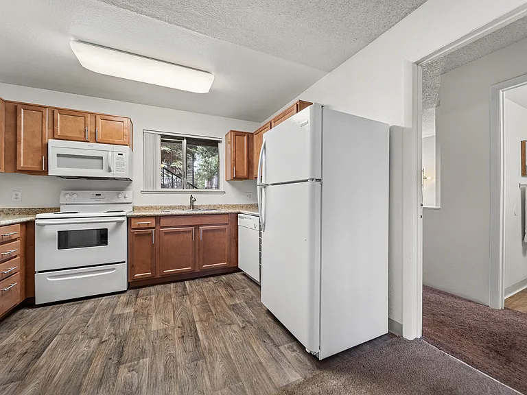 Pine View Village Apartments — Photo 10
