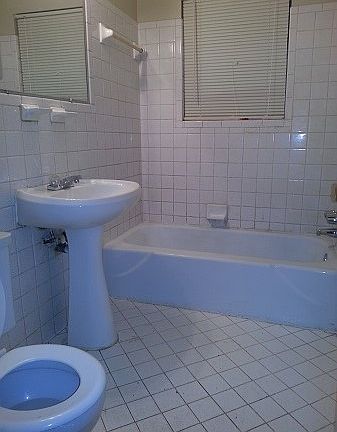 4th image of 1103 N Carol Ln APT A