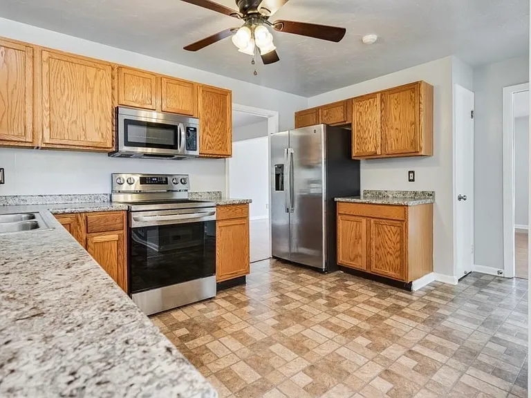 2348 Saybrook Rd — Photo 14