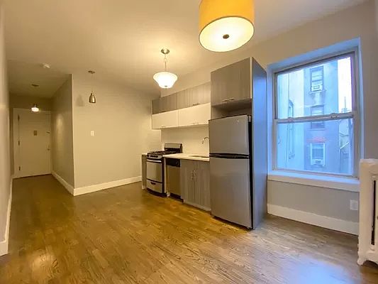 1st image of 552 Lincoln Pl #3I