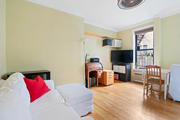 Rented by Compass | media 10