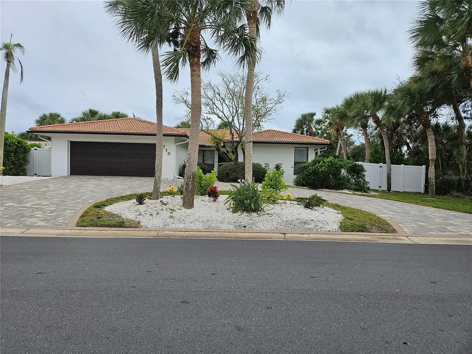 710 Treasure Boat Way — Photo 1