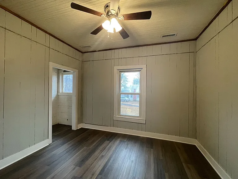 124 Camelot Trl — Photo 8