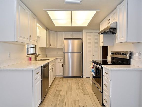 5th image of 2332 Bannister St