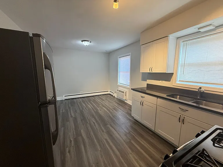 315 Bluff Avenue — Photo 2