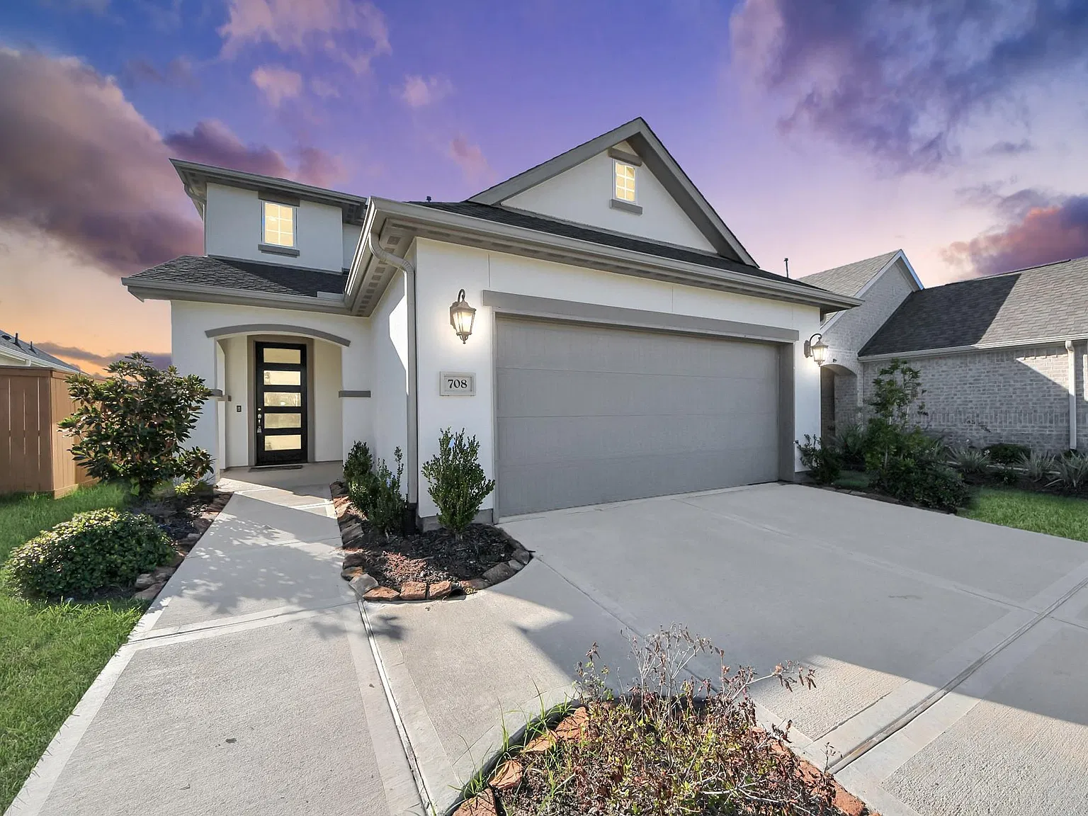 5 bed, 4.0 bath, 2617 sqft, $3,500 — Photo 2