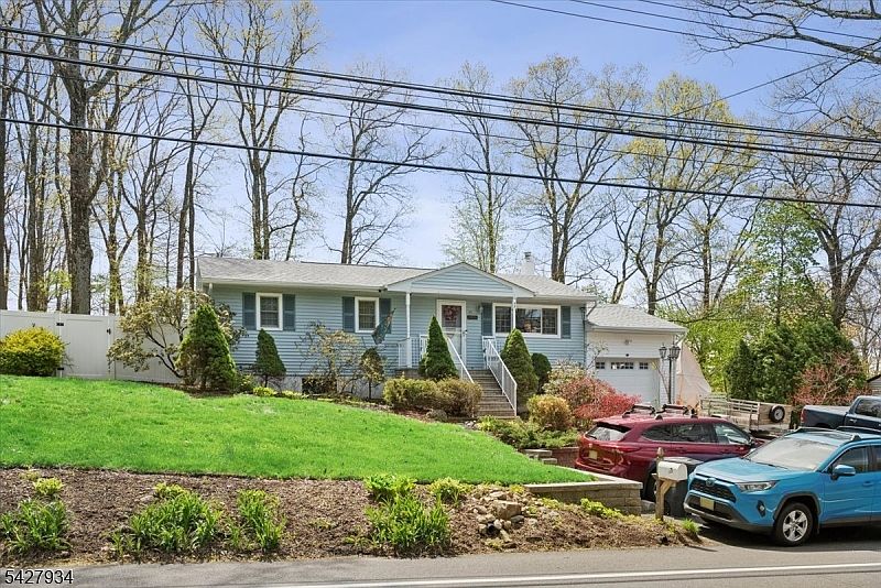 1st image of 77 Brooklyn Rd