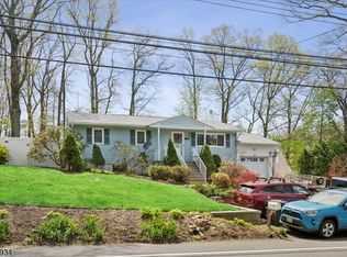 77 Brooklyn Rd, Stanhope Boro, NJ 07874