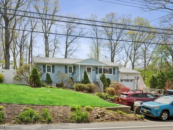 77 Brooklyn Rd, Stanhope Boro, NJ 07874