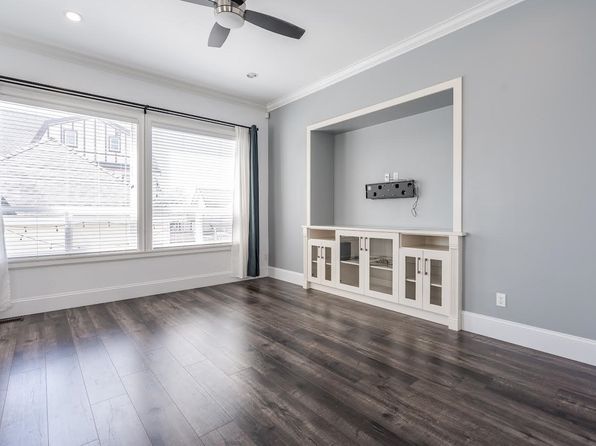 4 bedroom rental in Surrey — photo 6