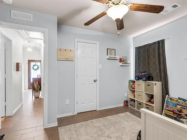 1700 Fall Forest Ct — Photo 32