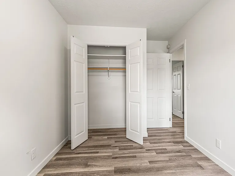 7209 S 78th St — Photo 16