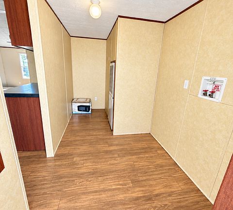 5th image of 447 Everest Rd Lot 5