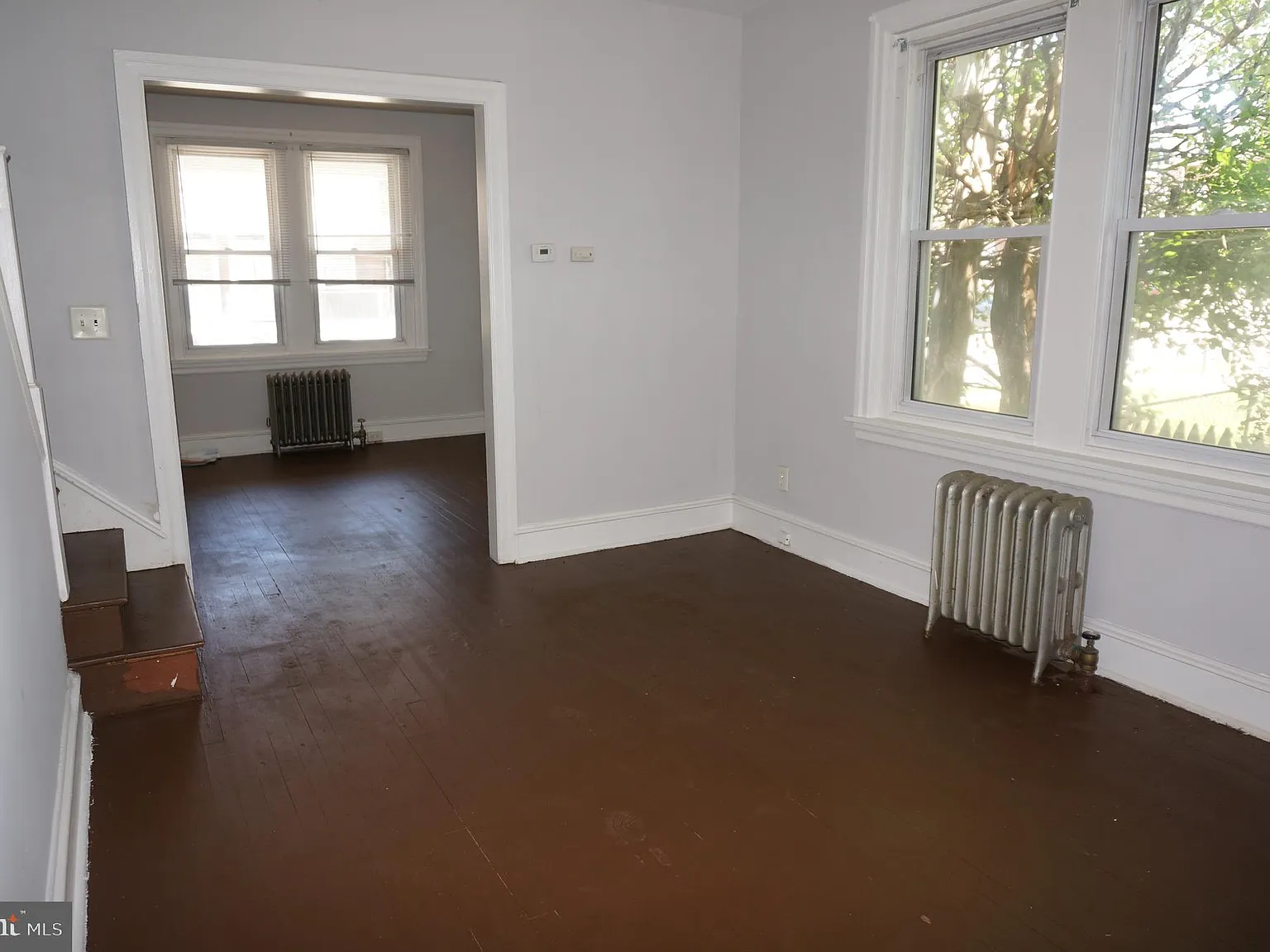 3 bed, 1170 sqft, $2,043 — Photo 2
