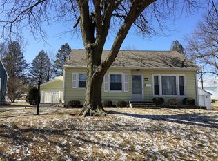 2190 Chandler St SW, Cedar Rapids, IA 52404