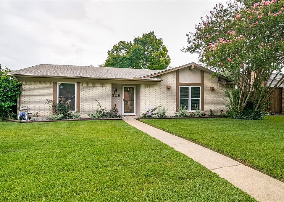1st image of 2118 Village Crest Dr