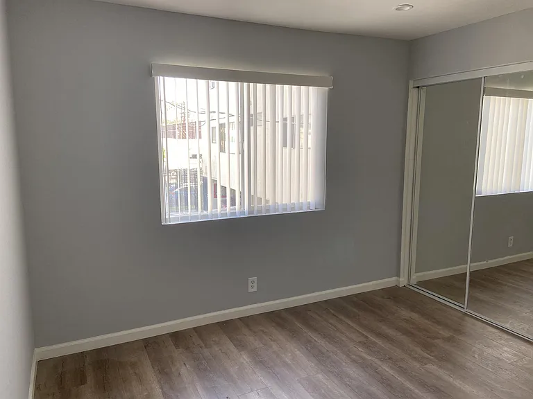 1809 S Manhattan Pl #6 — Photo 8