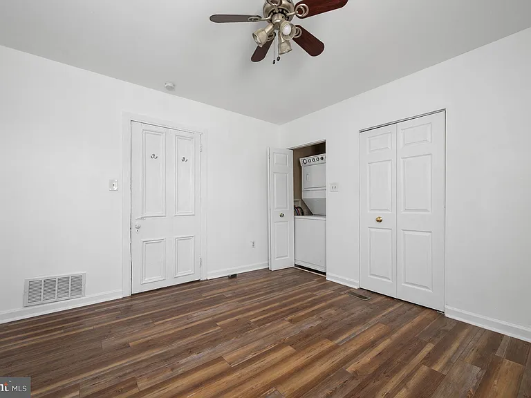 305 Main St #5 — Photo 23