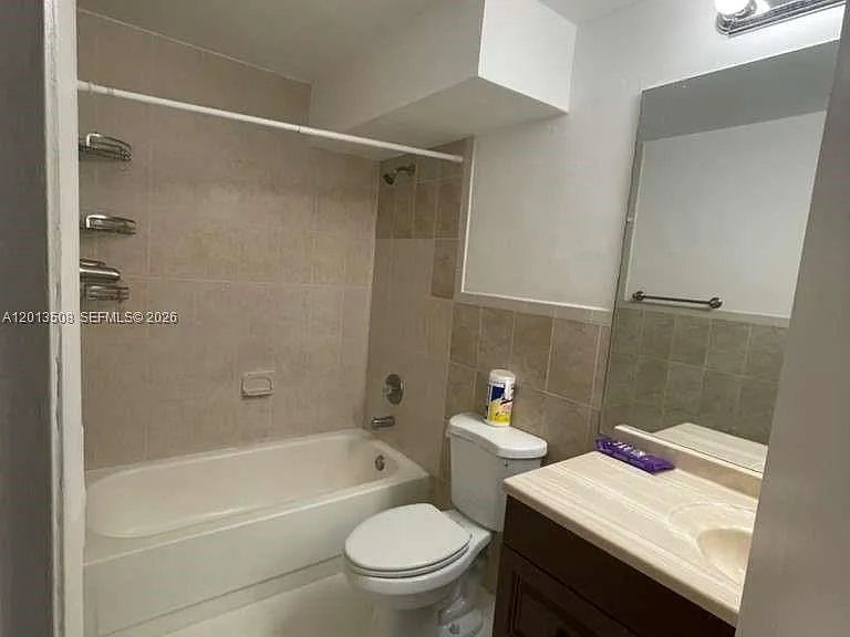 809 NE 199th St #105-7 — Photo 14