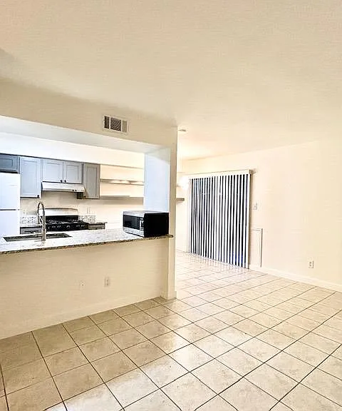 5903 Cougar Dr #D — Photo 7