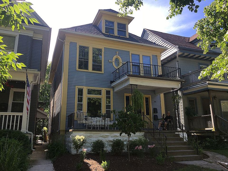 1st image of 260 Ashland Ave