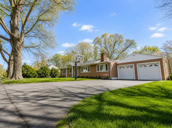 32 Poplar St, Trumbull, CT 06611
