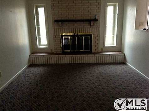 2nd image of 3737 Wilshire Dr