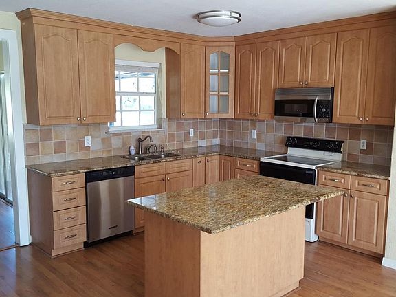 4th image of 3961 Park Ln