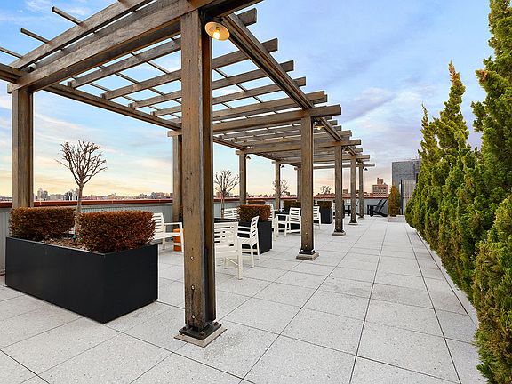 5th image of 1115 Broadway APT 2F