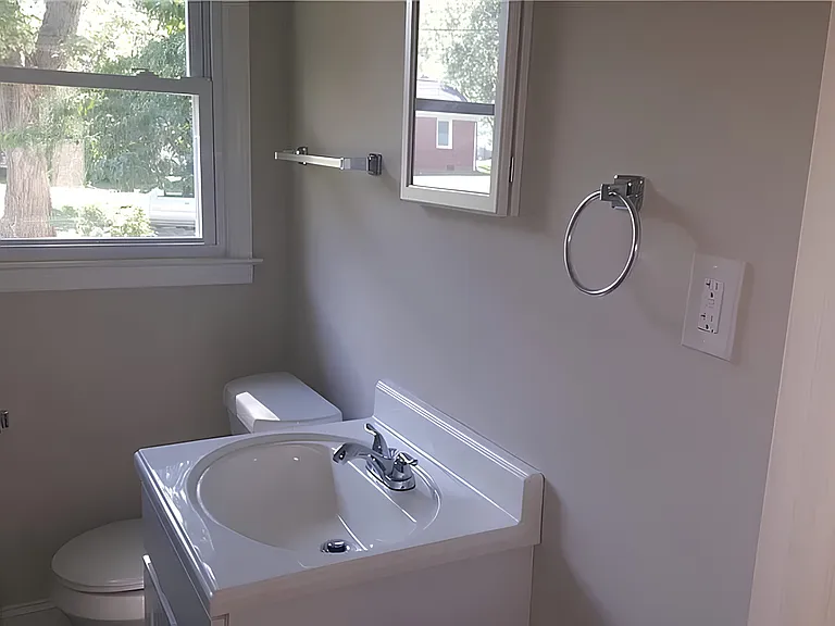 916 Summer Dr — Photo 14