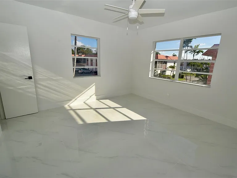 3550 NW 8th Ave #810 — Photo 6